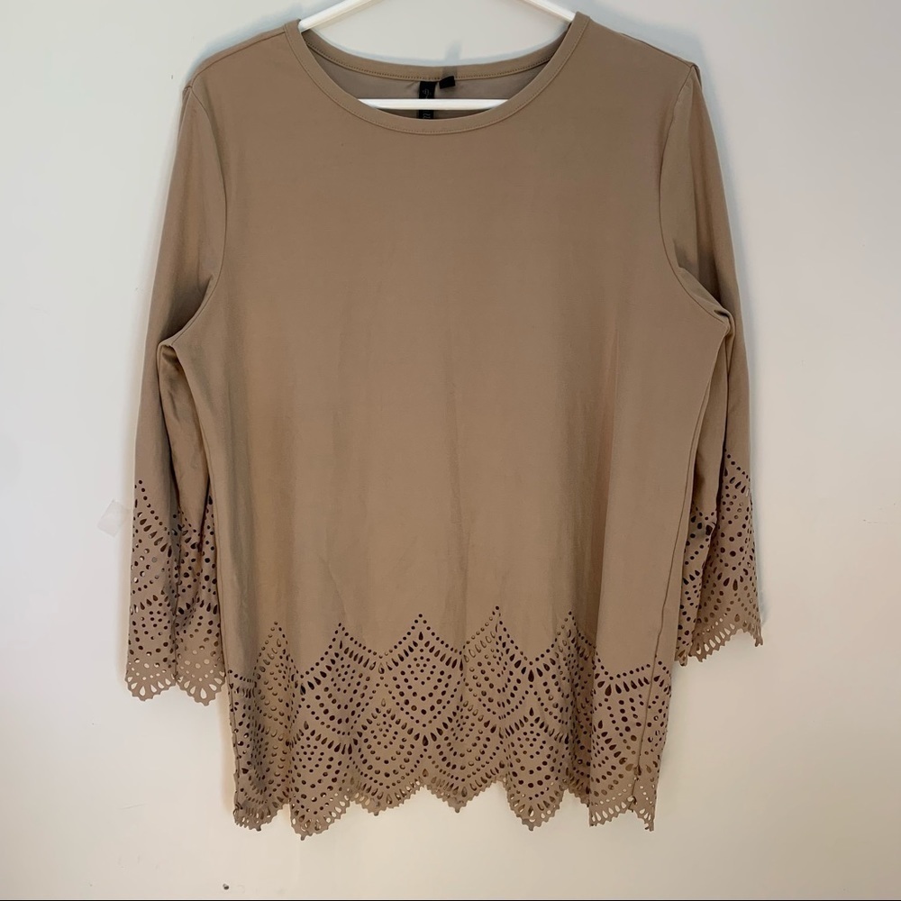 🆕 ALLY & ROB TAN HOLES PATTERNED TOP SIZE